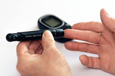 Seguir el tratamiento y no fumar puede reducir el riesgo cardiovascular en la diabetes